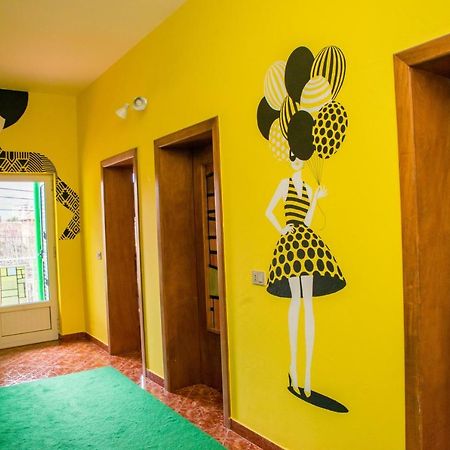 شكودر Our Way Guest House & Hostel المظهر الخارجي الصورة