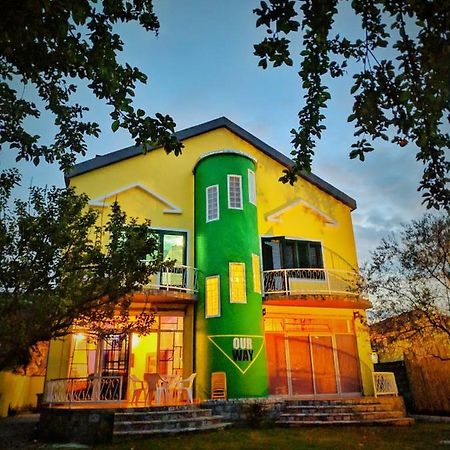 شكودر Our Way Guest House & Hostel المظهر الخارجي الصورة