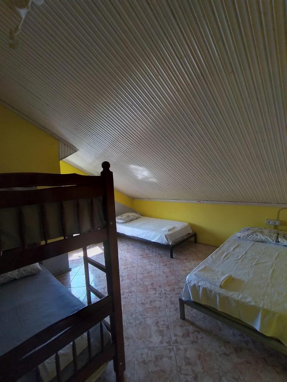 شكودر Our Way Guest House & Hostel الغرفة الصورة