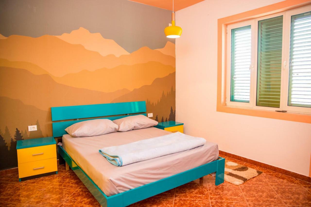 شكودر Our Way Guest House & Hostel المظهر الخارجي الصورة