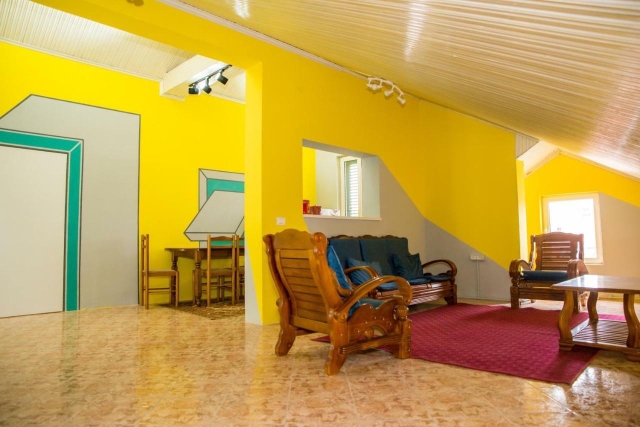 شكودر Our Way Guest House & Hostel المظهر الخارجي الصورة