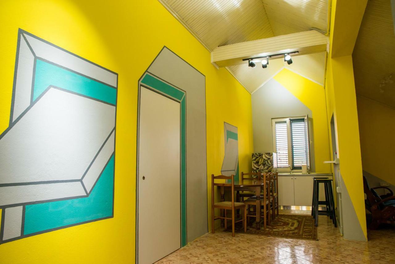 شكودر Our Way Guest House & Hostel المظهر الخارجي الصورة