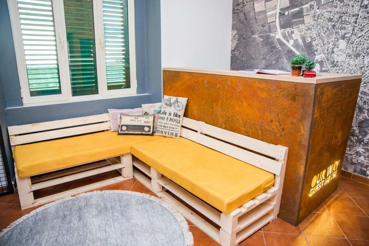 شكودر Our Way Guest House & Hostel المظهر الخارجي الصورة