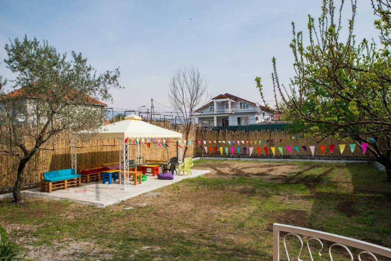 شكودر Our Way Guest House & Hostel المظهر الخارجي الصورة
