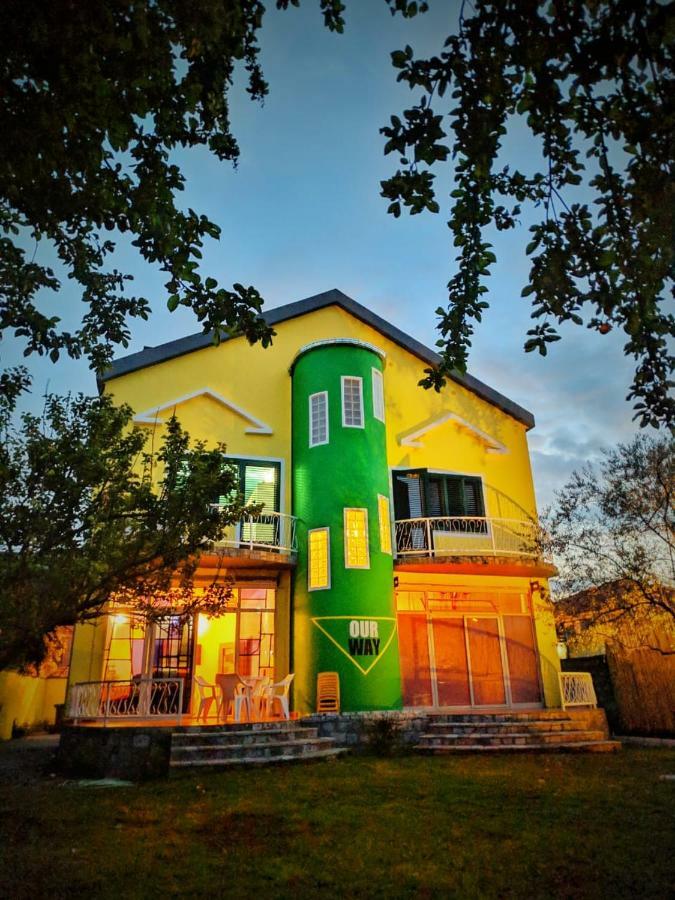 شكودر Our Way Guest House & Hostel المظهر الخارجي الصورة